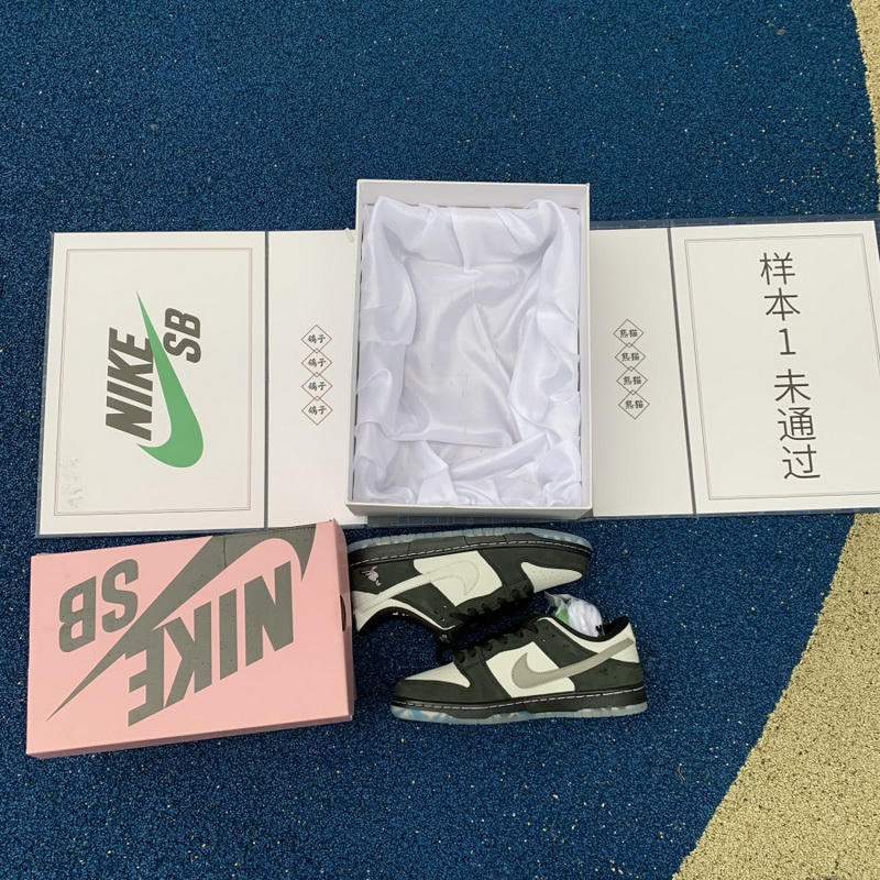Nike SB Dunk Low “Panda Pigeon”