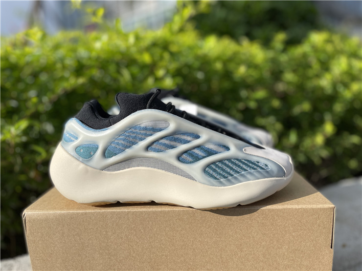 Yeezy 700 V3 ''Methylene blue''