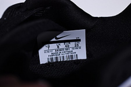 Nike Epic React Flyknit black and white