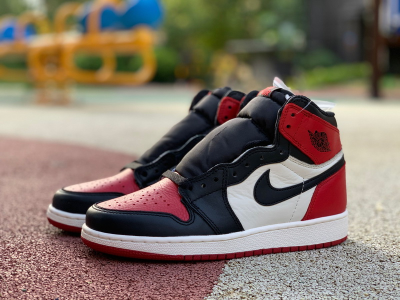 Air Jordan 1 Retro High OG “Bred Toe” GS