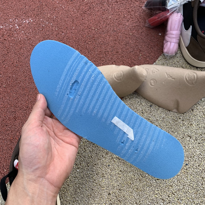 Travis Scott x Air Jordan 1 Low “Dark Mocha”