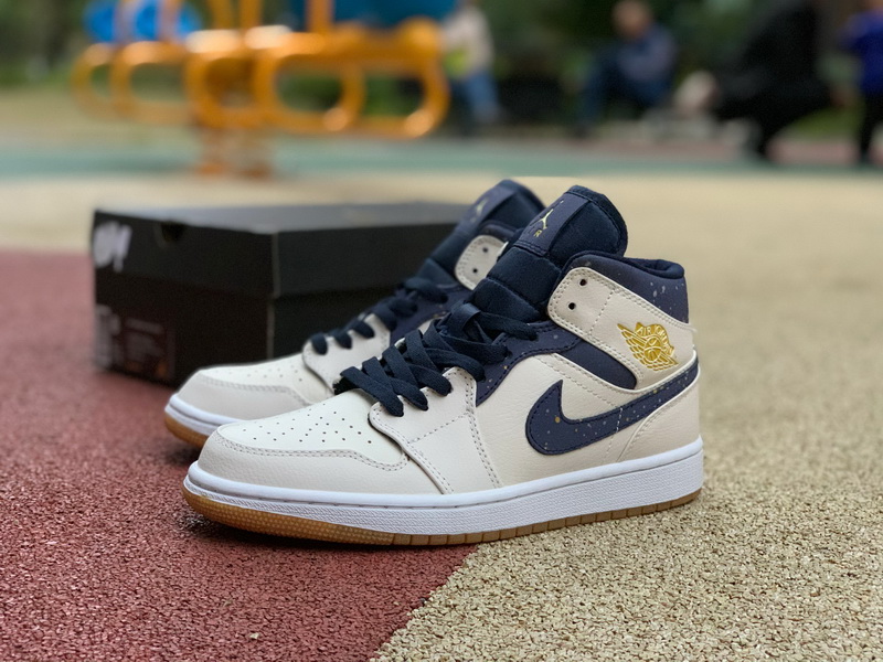 Jordan 1 Mid Shoes013