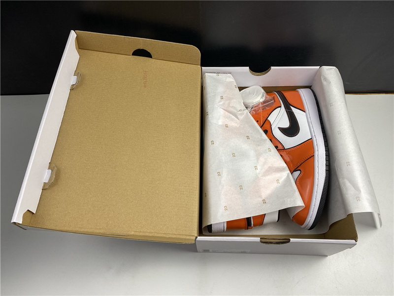 Air Jordan 1 Mid “Turf Orange”
