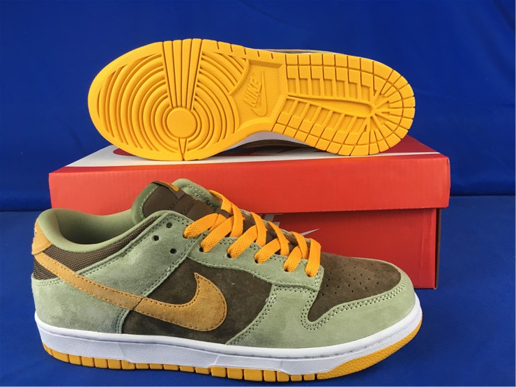 Nike Dunk Low SE Dusty Olive