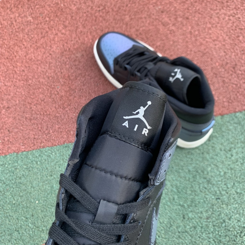 Jordan 1 Mid Shoes037