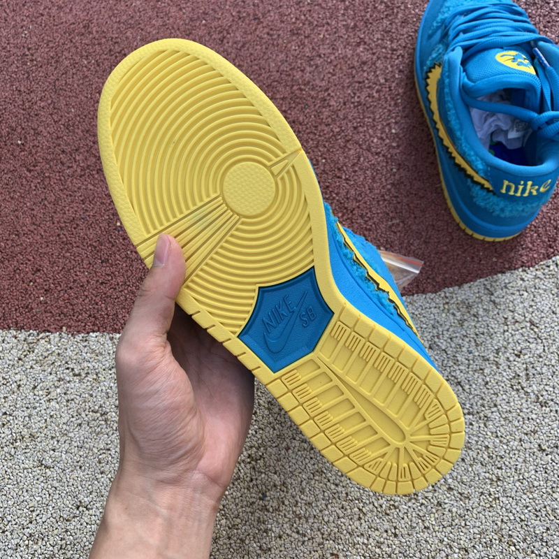 Grateful Dead x Nike SB Dunk Low “Blue Bear”