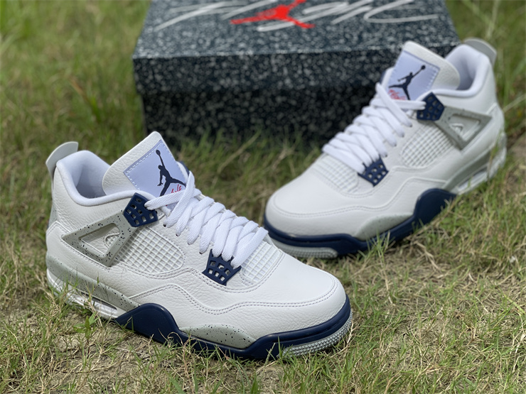 Air Jordan 4“Midnight Navy”