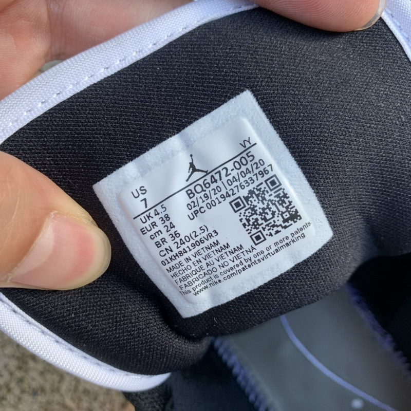 Jordan 1 Mid Shoes032