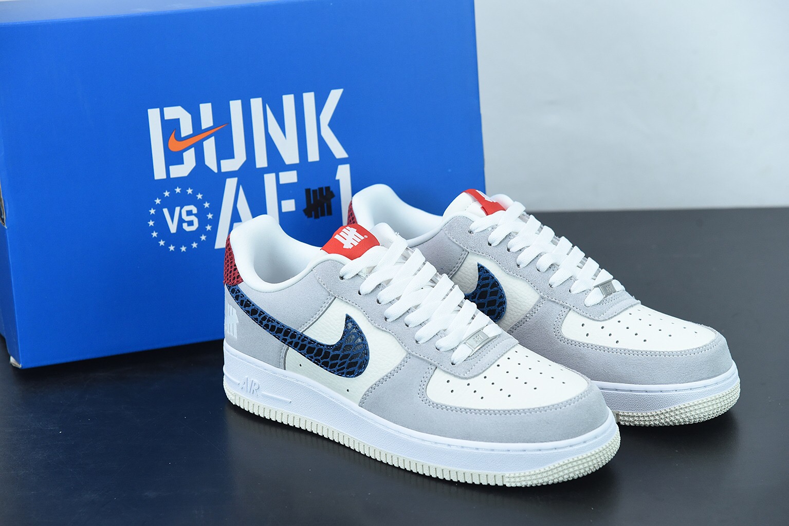 Nike Air Force 1 Low SP Undefeated 5 On It Dunk vs. AF1