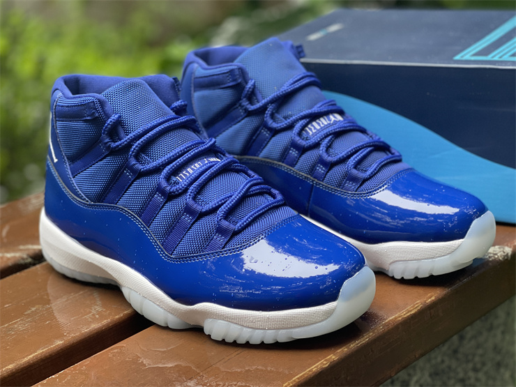 Air JORDAN 11