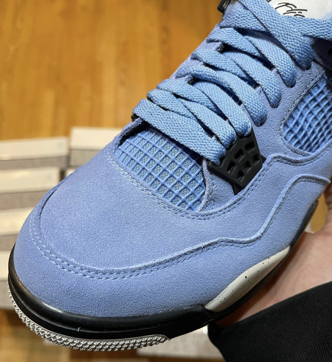 Air Jordan 4 SE “University Blue”