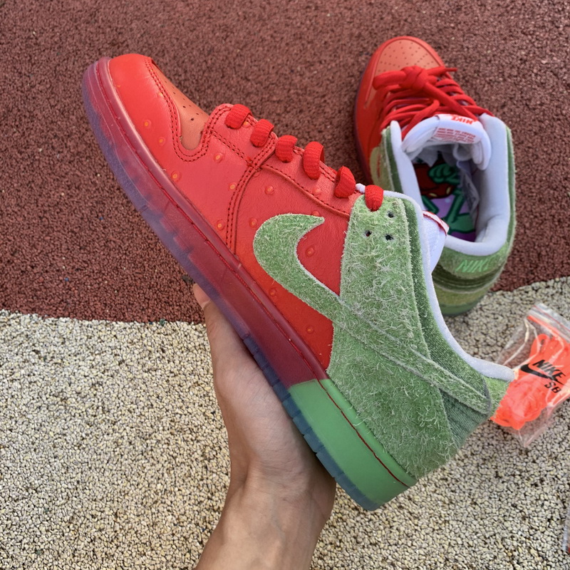 Nike SB Dunk High “Strawberry Cough”