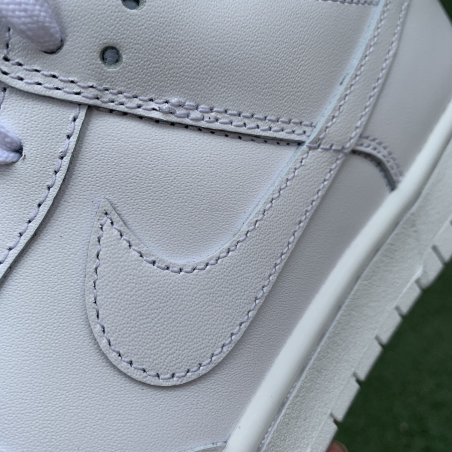 Nike SB Dunk Low Triple White