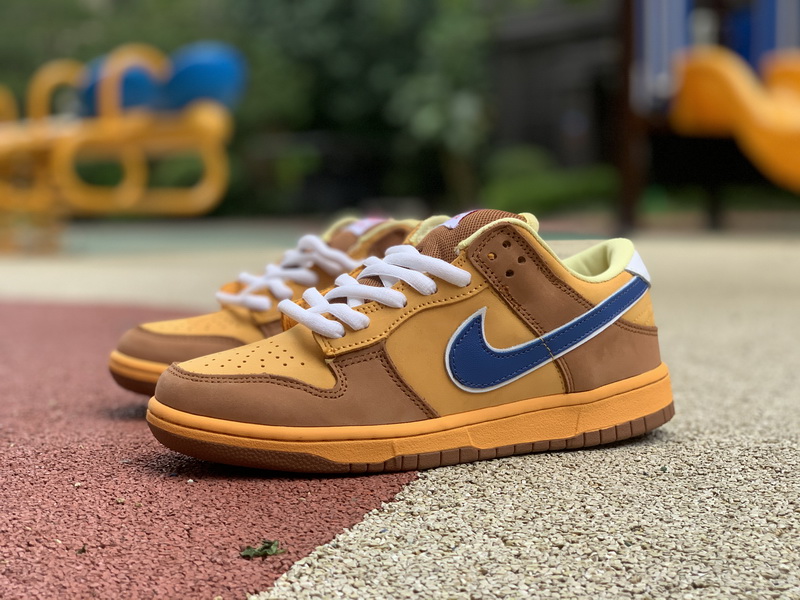 Nike SB Dunk Low Newcastle Brown Ale