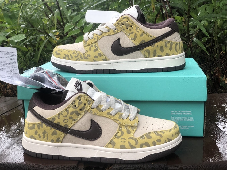 Nike Dunk Low PRM “Medium Curry”