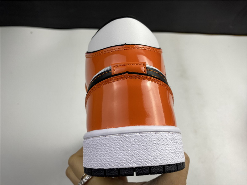 Air Jordan 1 Mid “Turf Orange”