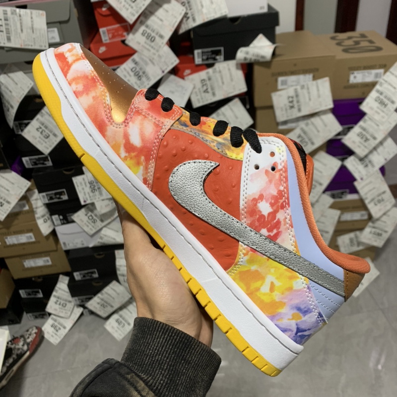 Nike SB Dunk Low Street Hawker (2021)