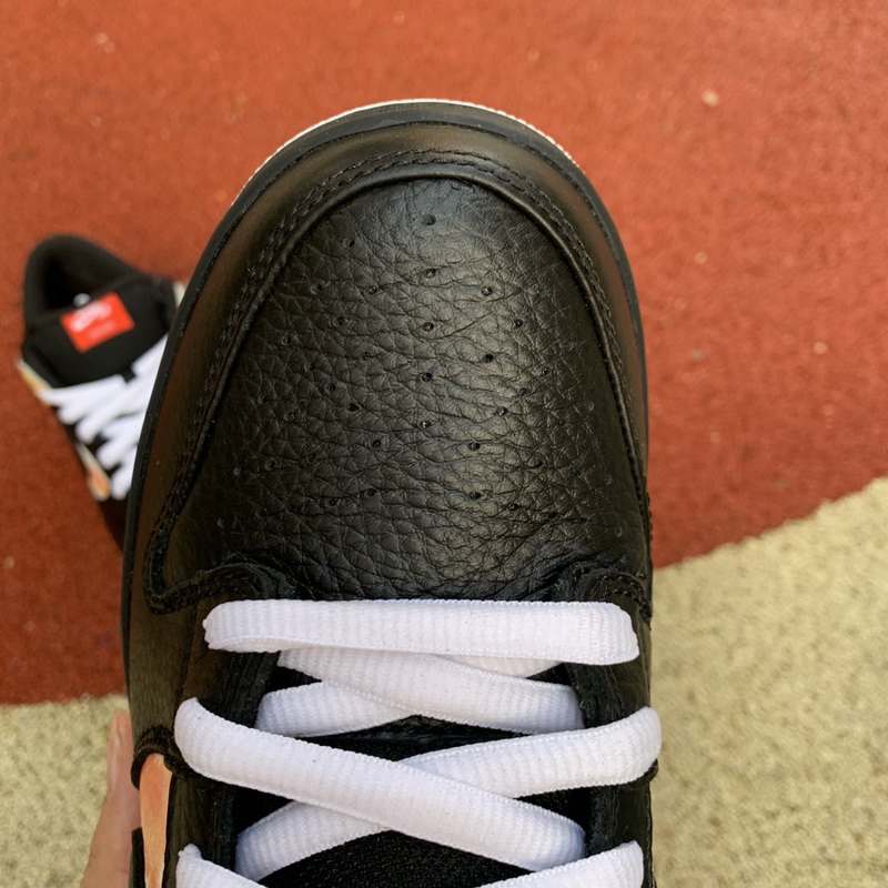 Nike SB Dunk Low Pro “Roswell Raygun”