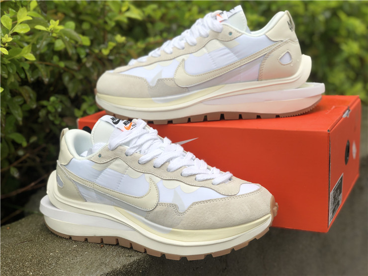 Nike regasus vaporrly SP x Sacai ''Beige''