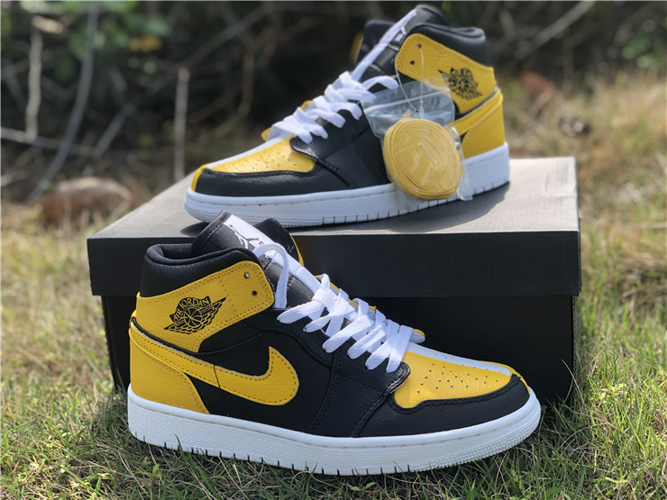 Jordan 1 Mid Shoes044