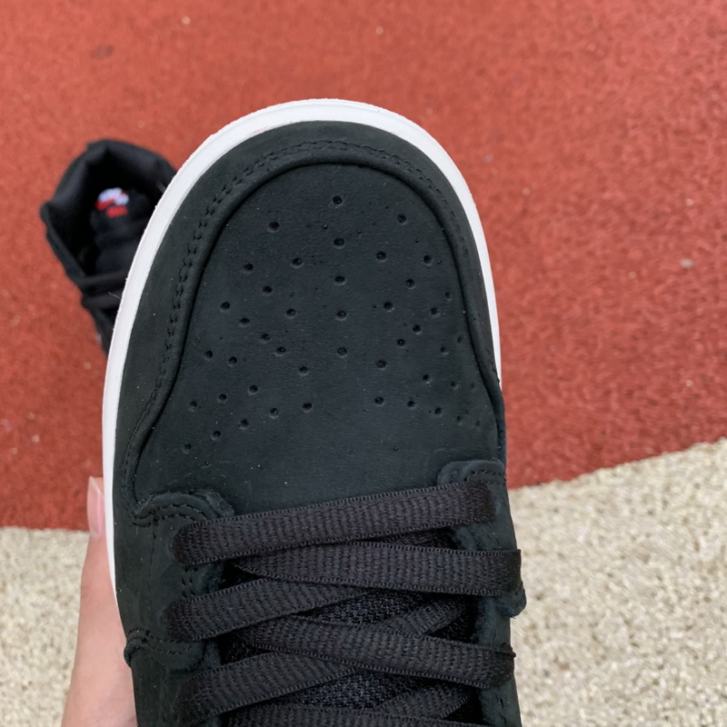 Nike SB Dunk High Oski Shark