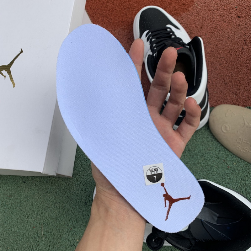 Jordan 1 Mid Reverse Black Toe