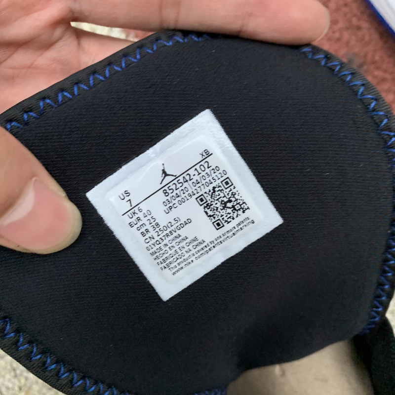 Jordan 1 Mid Shoes069