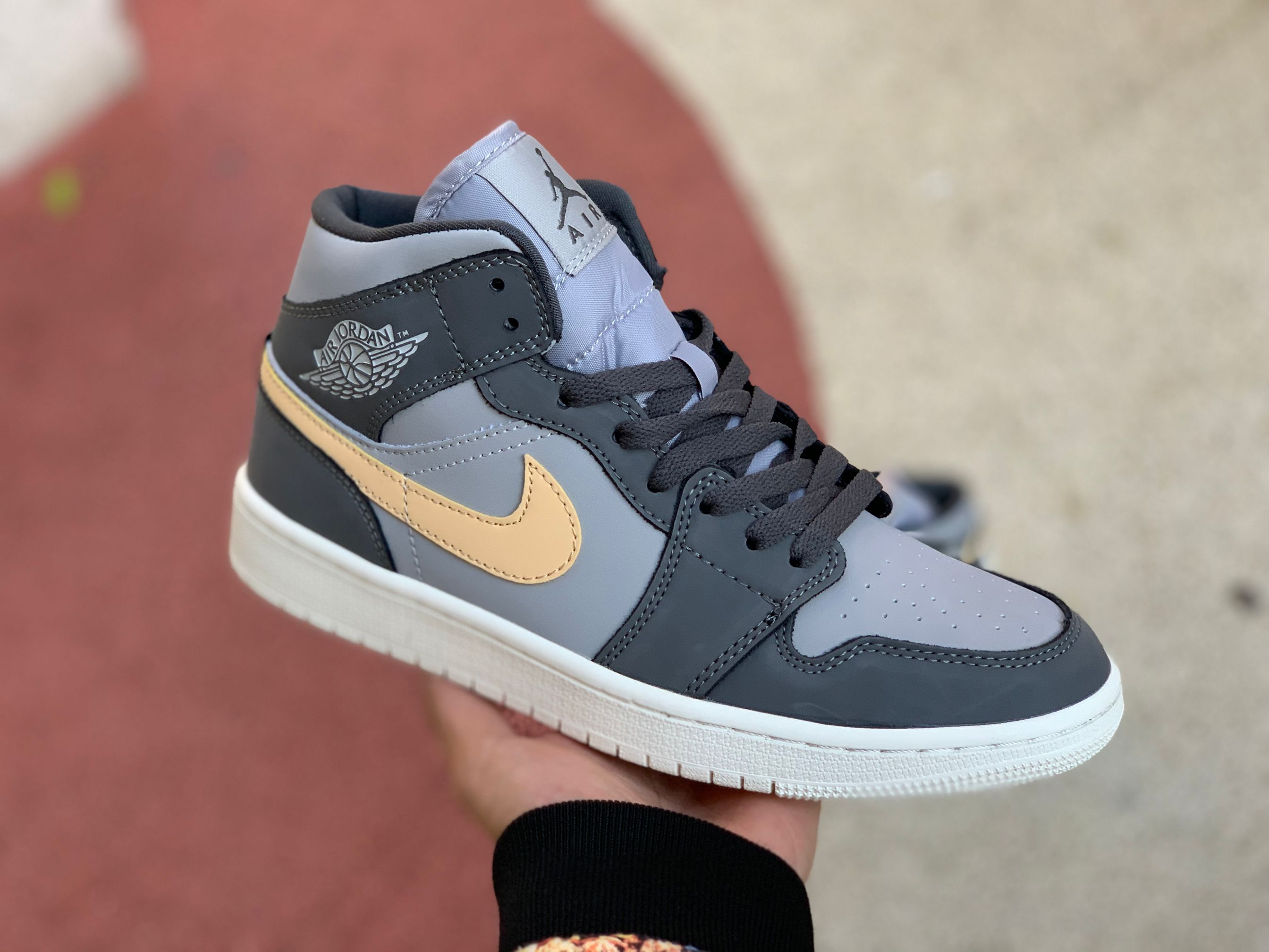 Jordan 1 Mid Grey Onyx