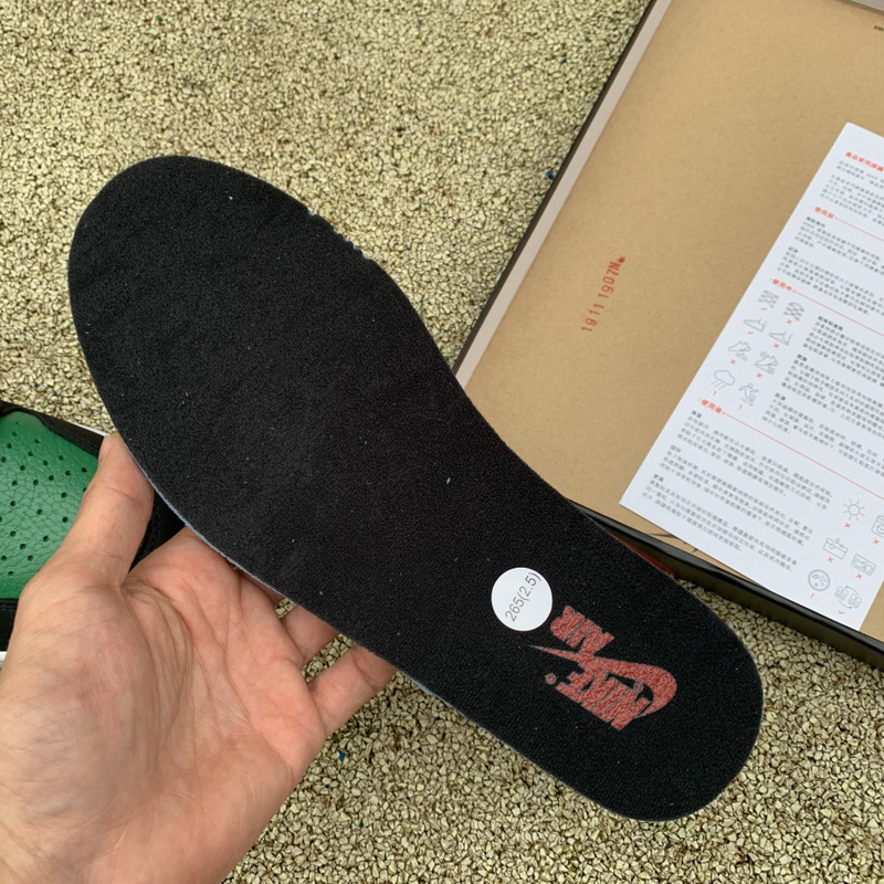 Air Jordan 1 Retro High OG “Pine Green”