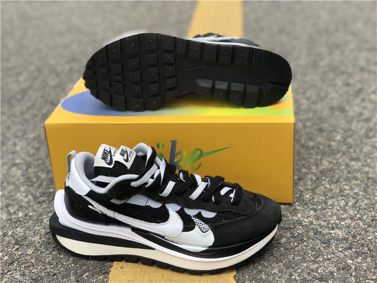 Sacai x Nike VaporWaffle ''Black White''