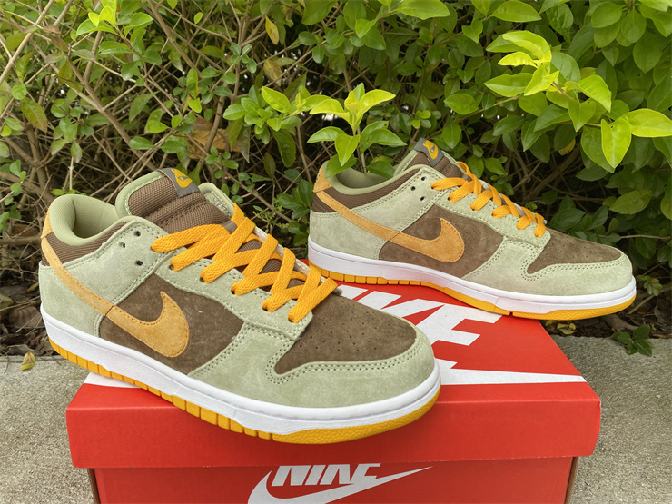 Nike Dunk Low SE Dusty Olive