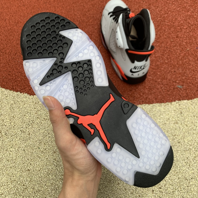 Air Jordan 6 “Reflective Bugs Bunny”