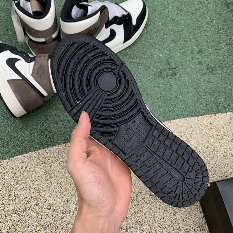 Air Jordan 1 High OG “Dark Mocha” GS