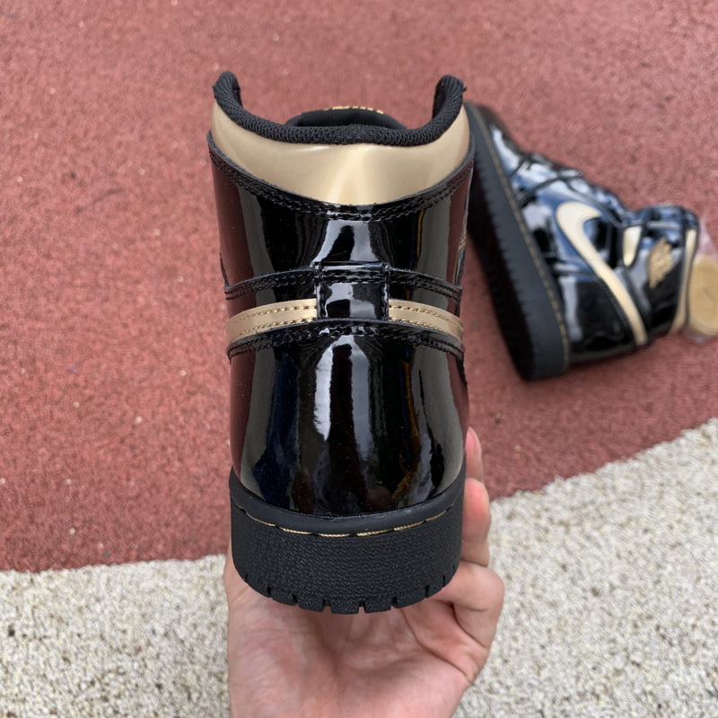 Air Jordan 1 High “Black Metallic Gold” GS