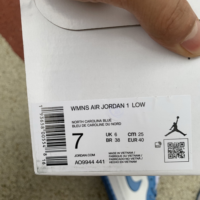 Air Jordan 1 Low shoes