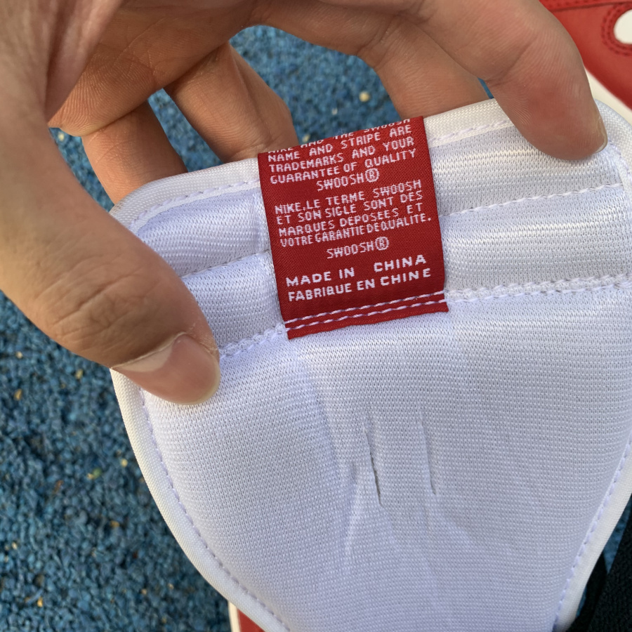 Air Jordan 1 Retro High OG Chicago