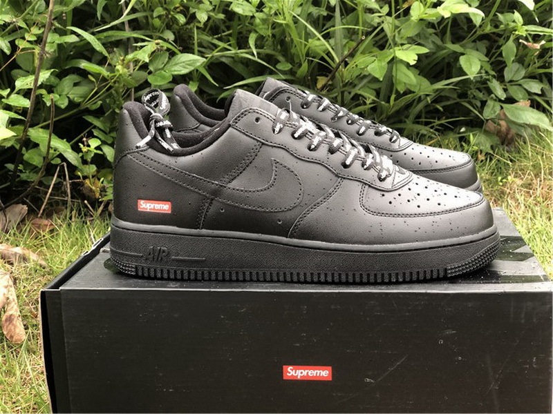 Supreme x Nike Air Force 1 Low