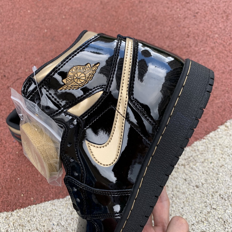 Air Jordan 1 High “Black Metallic Gold” GS