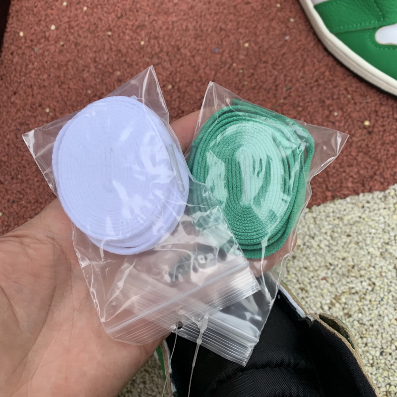 Air Jordan 1 High OG WMNS “Lucky Green”