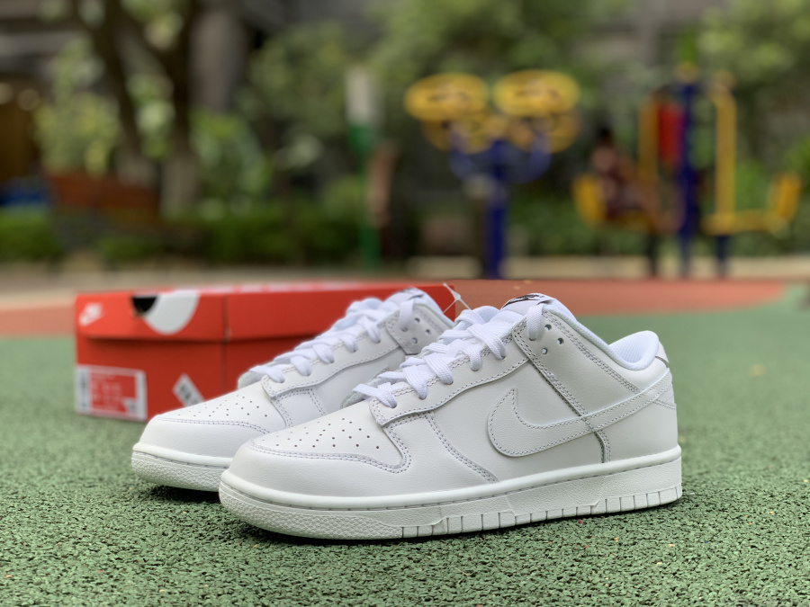 Nike SB Dunk Low Triple White
