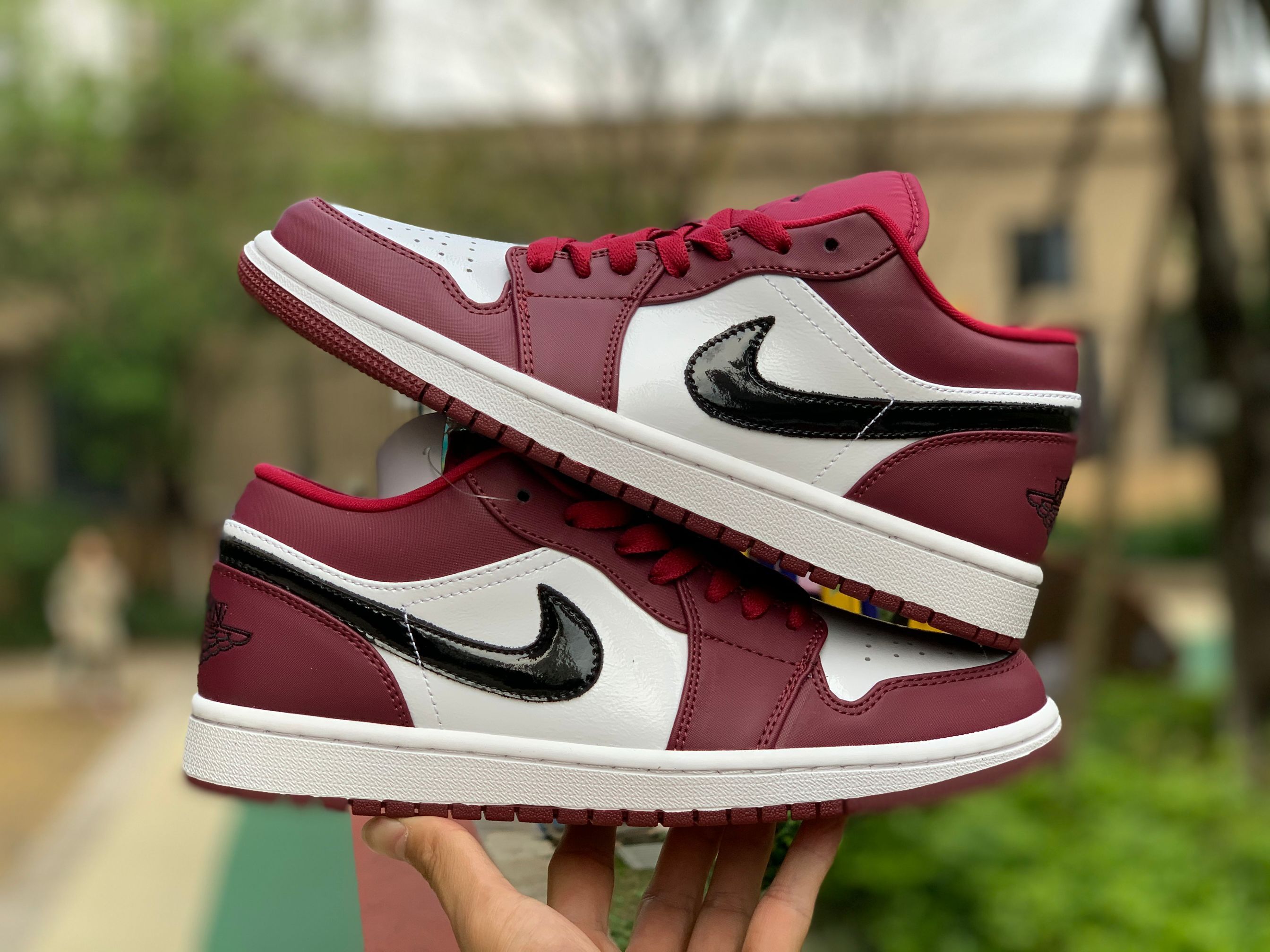 Air Jordan 1 Low Noble Red