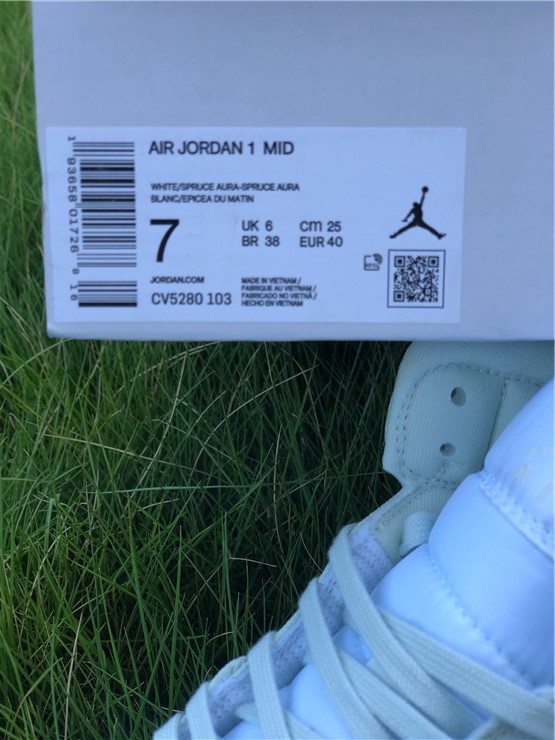 Air Jordan 1 Mid Spruce White