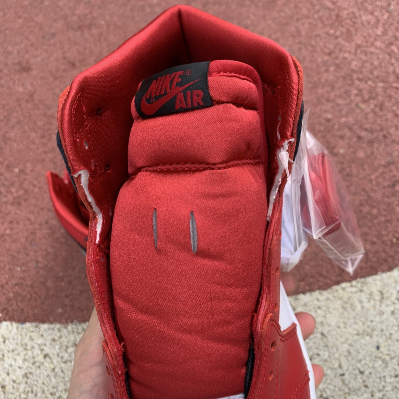 Air Jordan 1 High OG WMNS “Satin Snake”