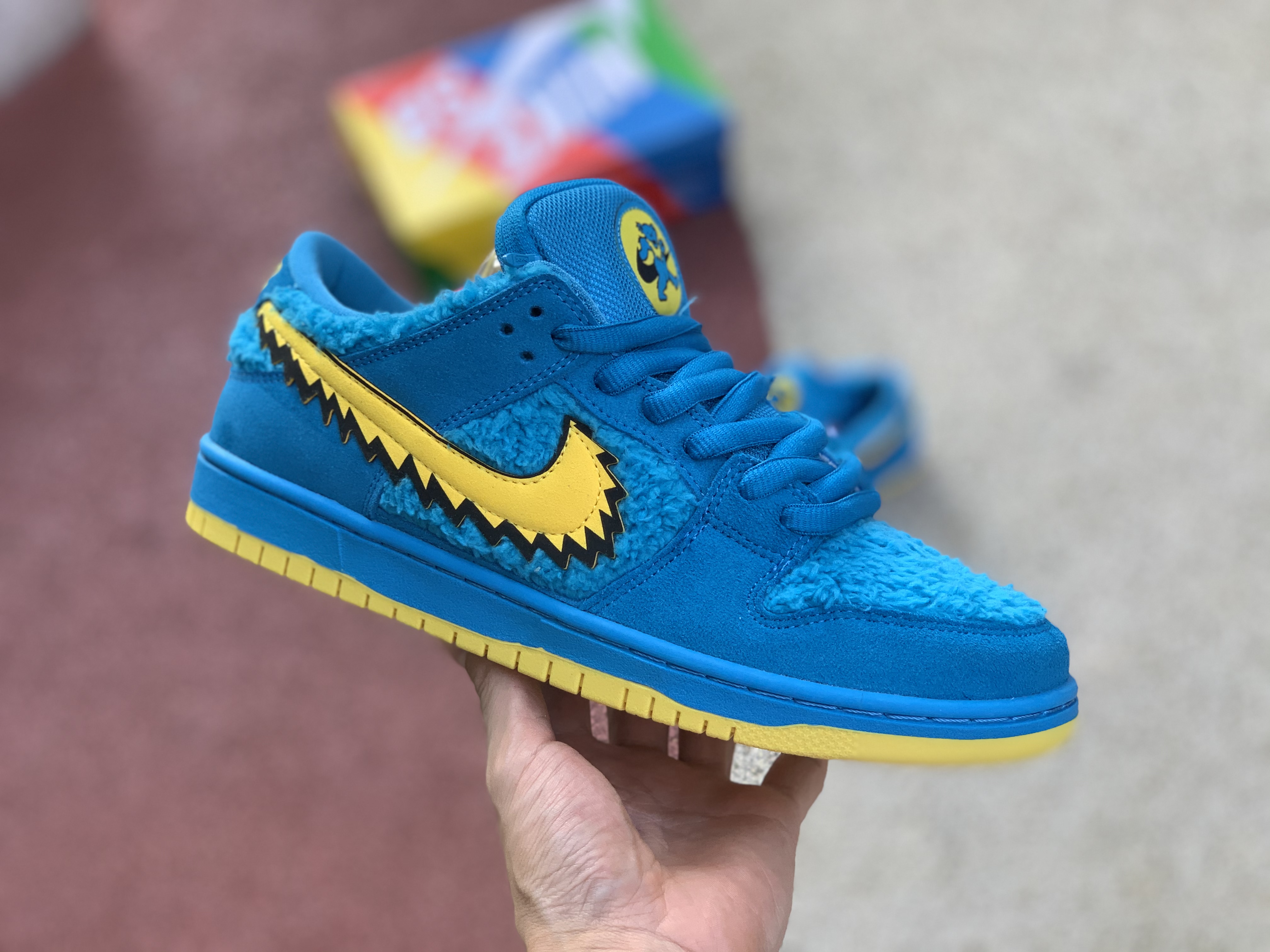 Grateful Dead x Nike SB Dunk Low “Blue Bear”