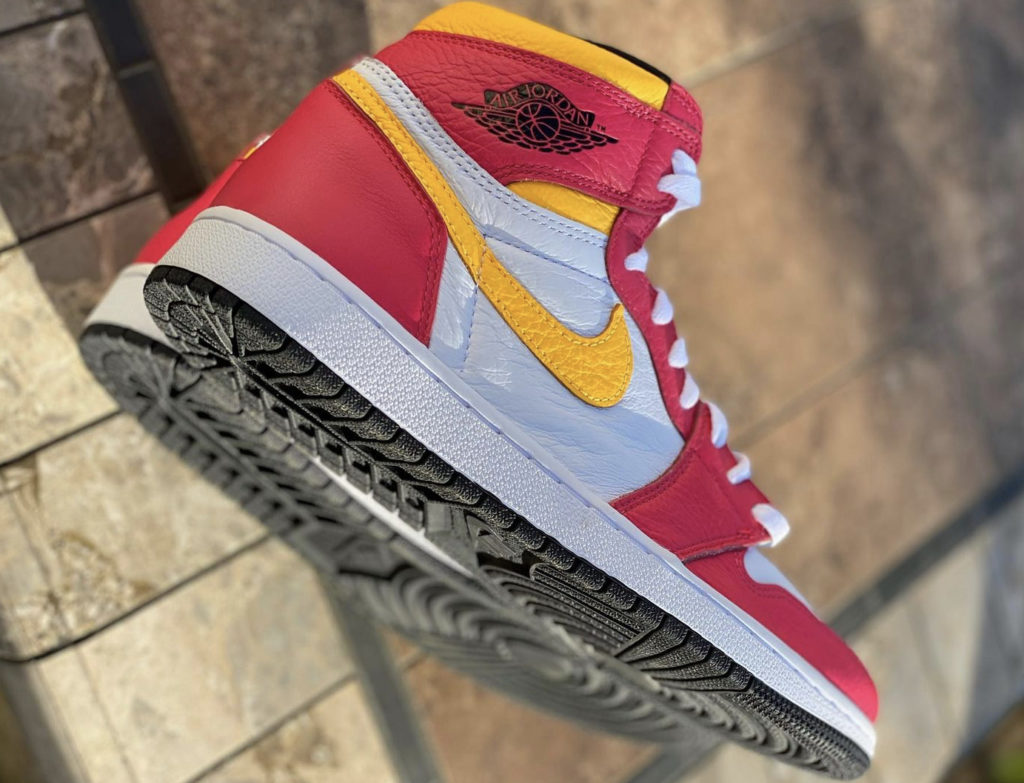 Air Jordan 1 High OG Light Fusion Red