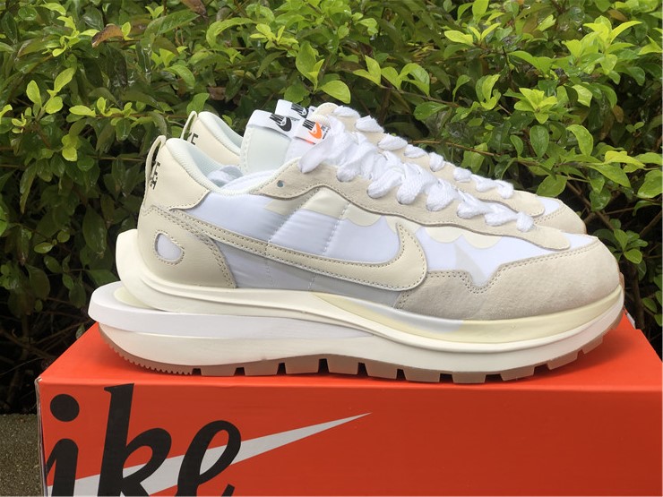 Nike regasus vaporrly SP x Sacai ''Beige''
