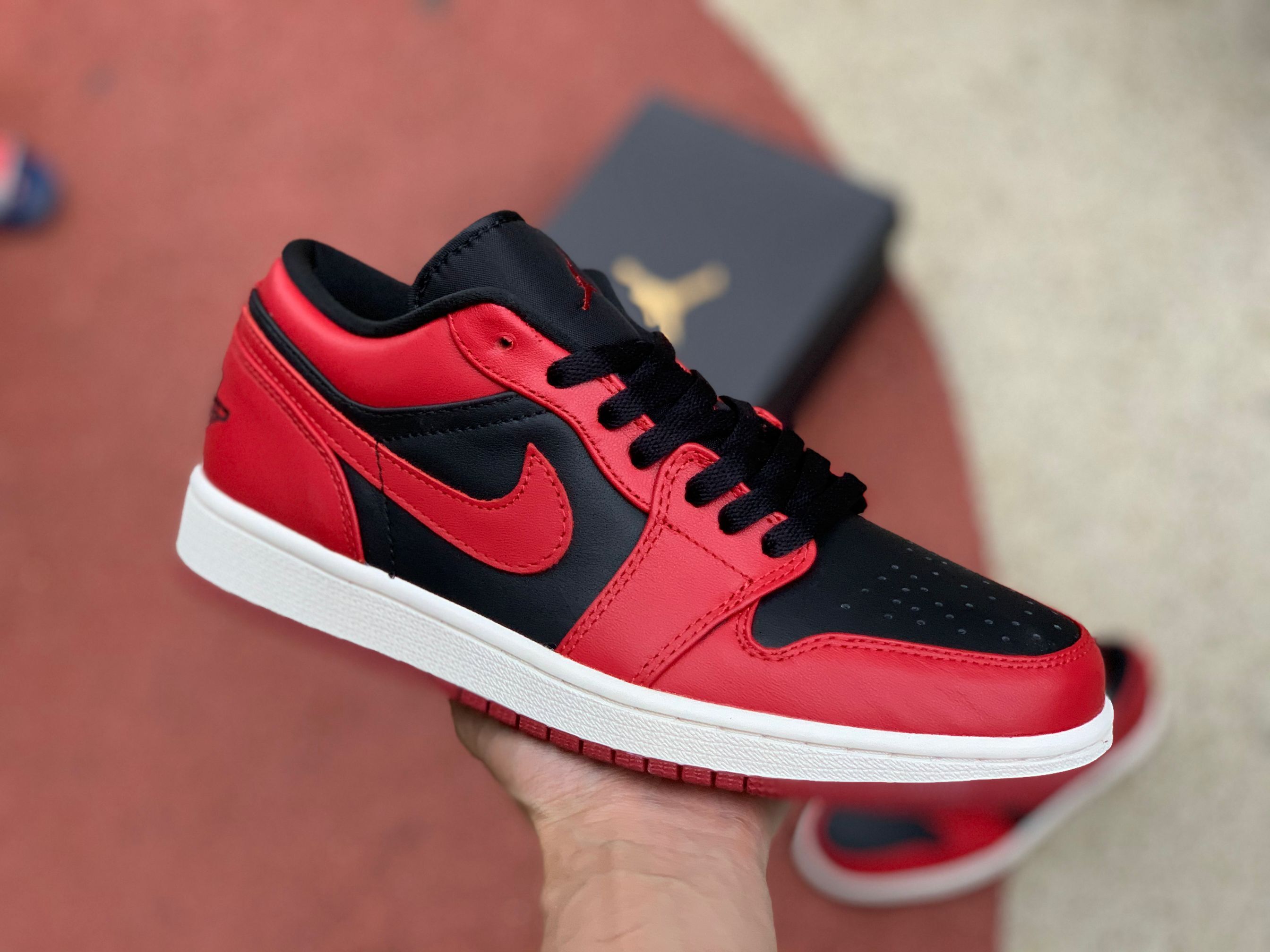 Air Jordan 1 Low Reverse Bred