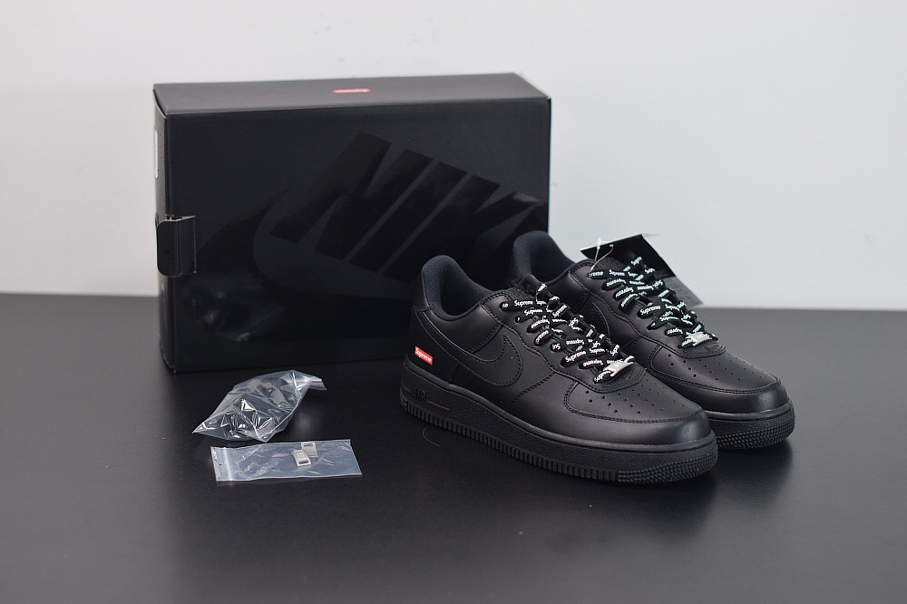 Nike Air Force 1 Low Supreme Black