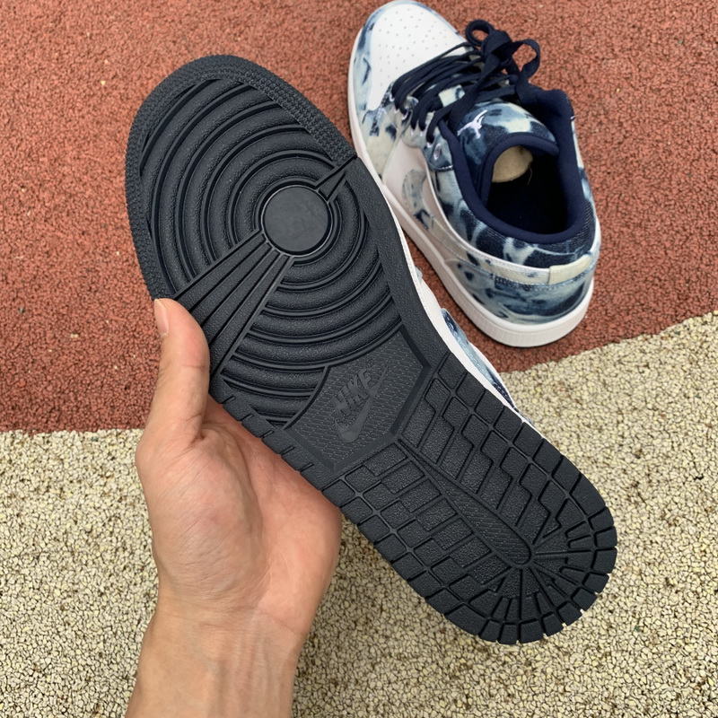 Air Jordan 1 Low shoes