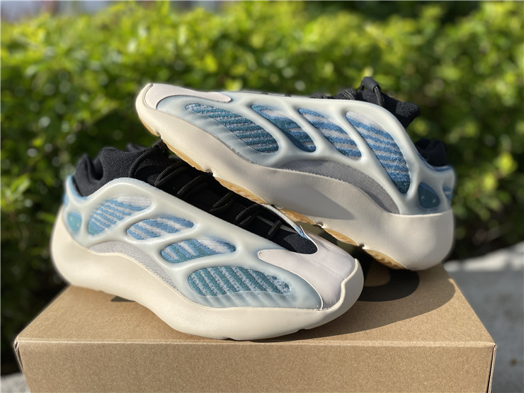 Yeezy 700 V3 ''Methylene blue''